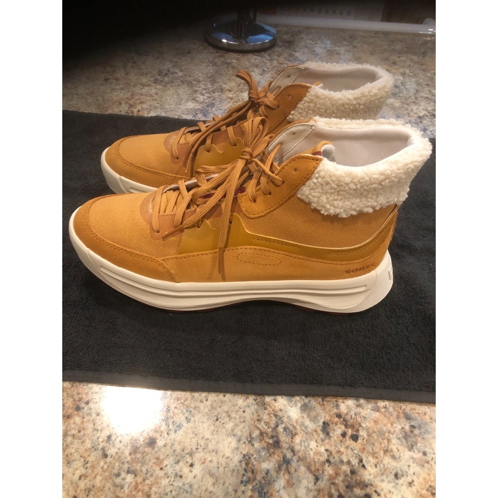 Sorel X Calia Out N About 503 Mid Cozy Sneaker Boots Canyon Gold Womens 9.5 NWOB